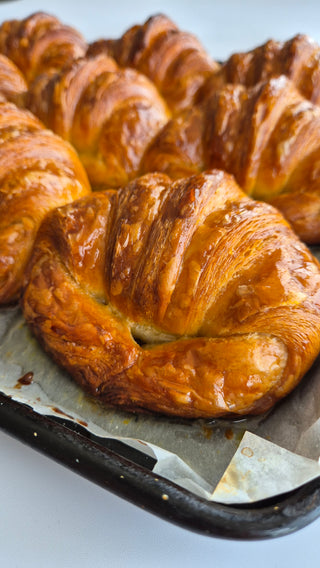 MEDIALUNAS/PASTRIES 6 units