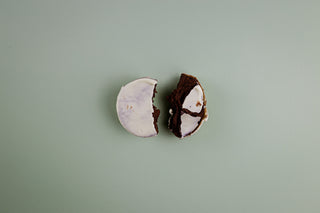 Chocolate mousse alfajor